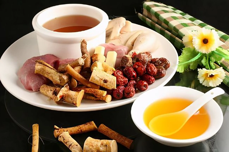 A soup stewed with Chinese medicinal ingredients.