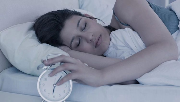 The woman slept peacefully and comfortably until the morning.